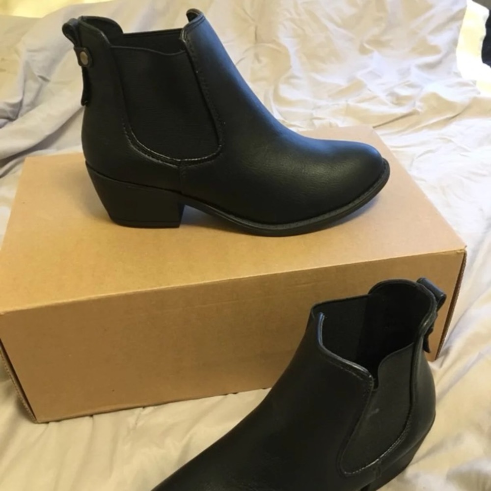 Black booties NWOT